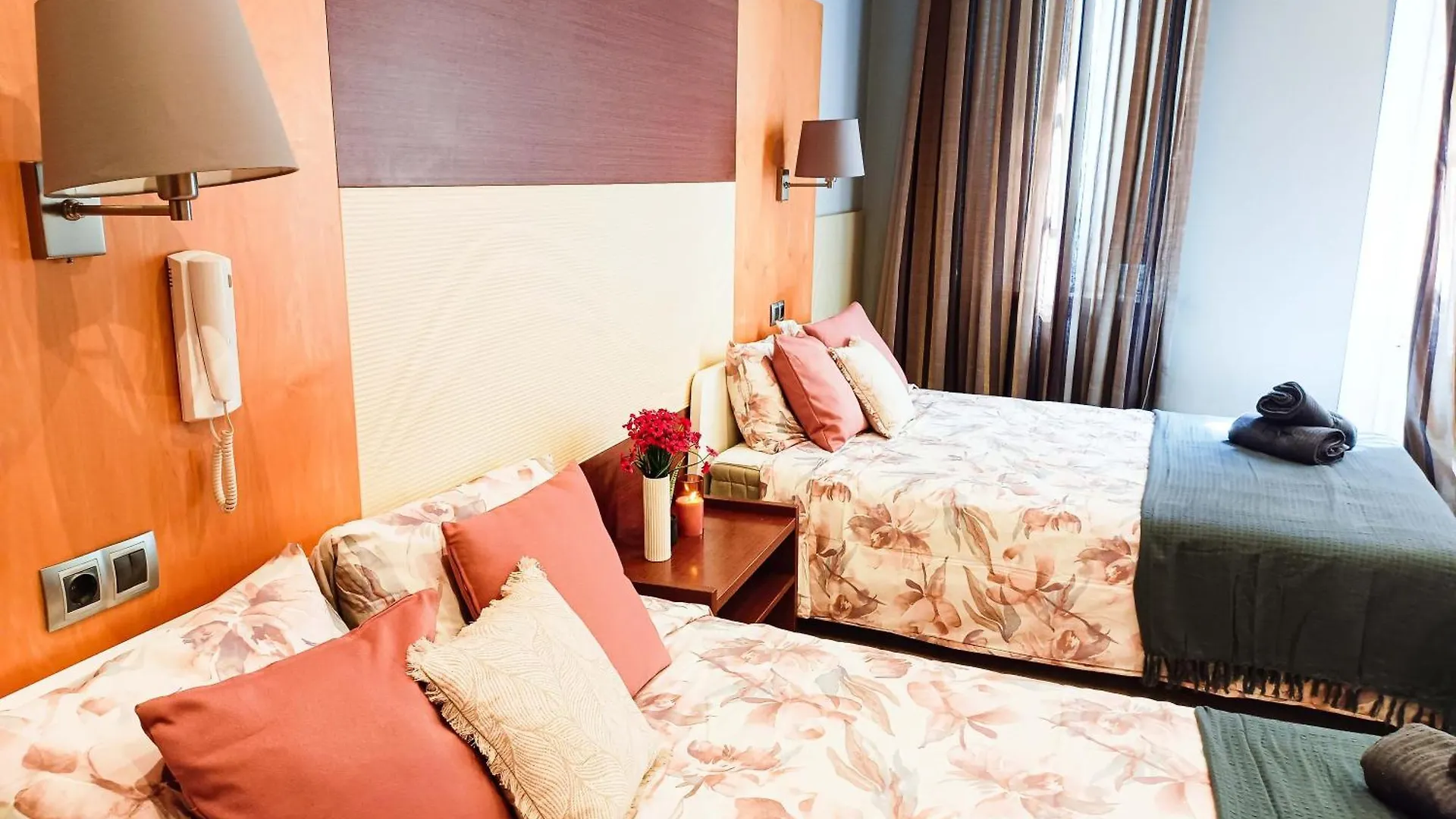Hostel Barcelona Rambla Rooms Spain