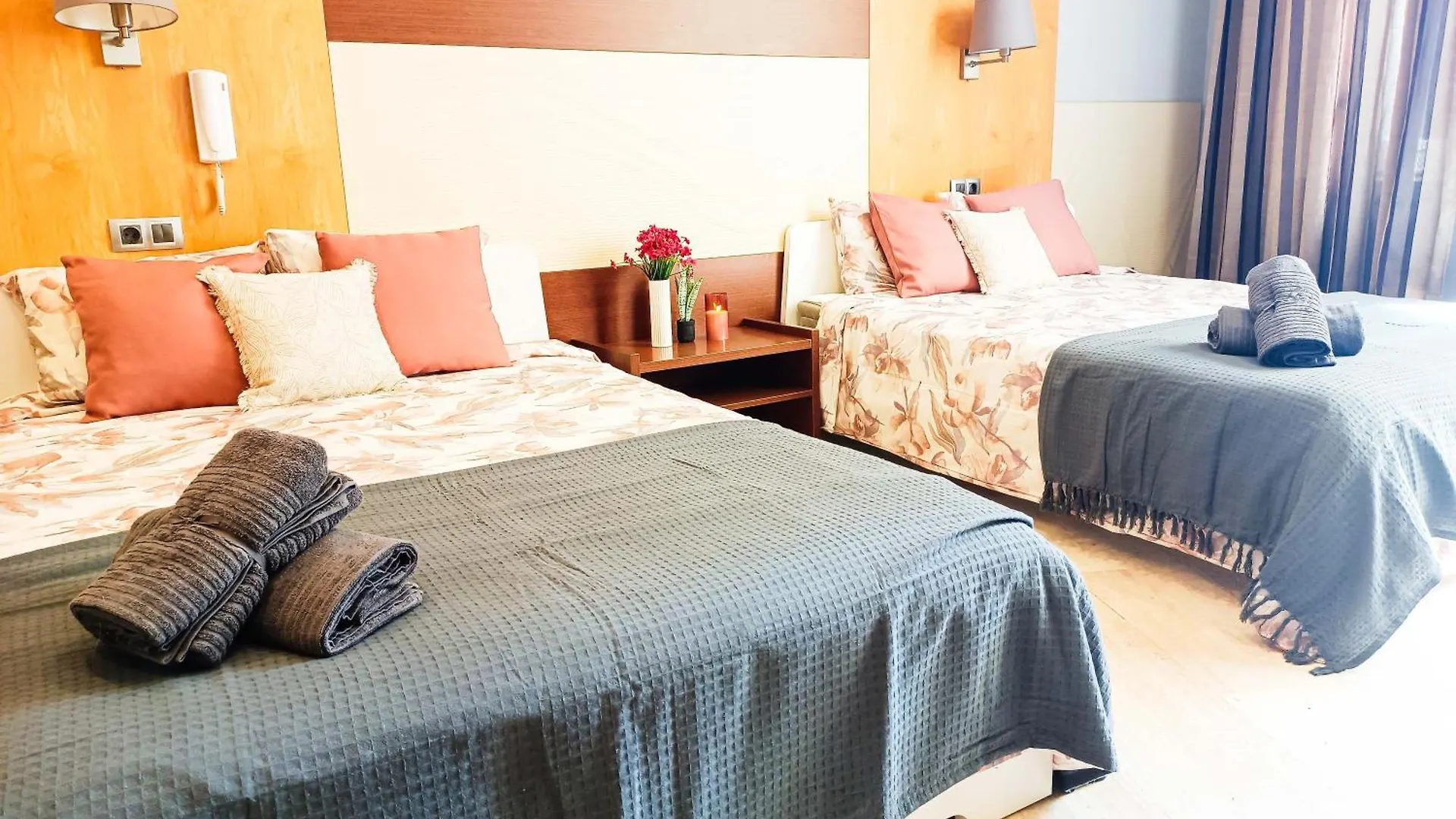 Barcelona Rambla Rooms